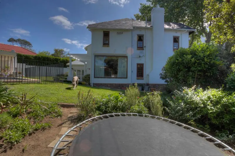 Bishopscourt Manor in Bishopscourt – photo 2