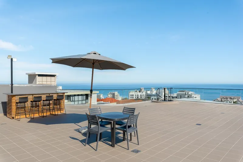 Queens Penthouse in Sea Point  – photo 5