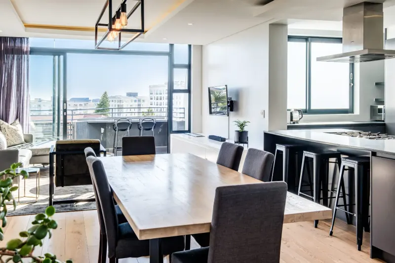 Penthouse on S in Three Anchor Bay – photo 39