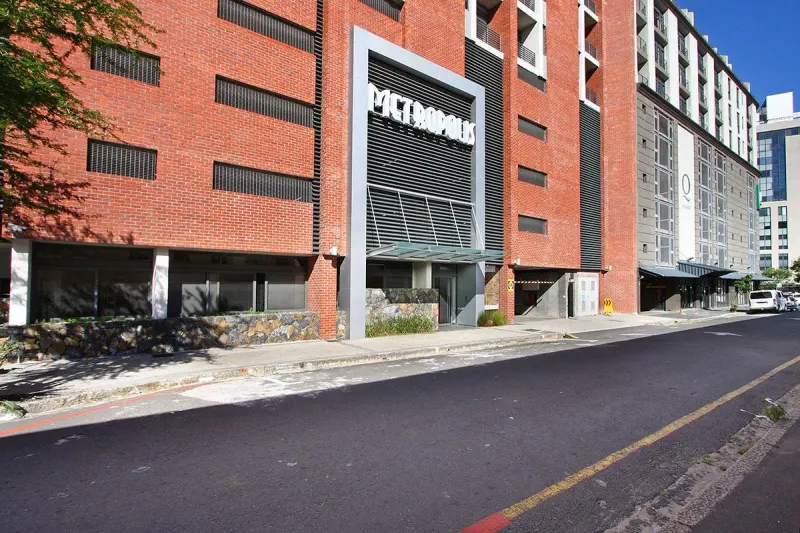 Metropolis Apartment in De Waterkant – photo 1
