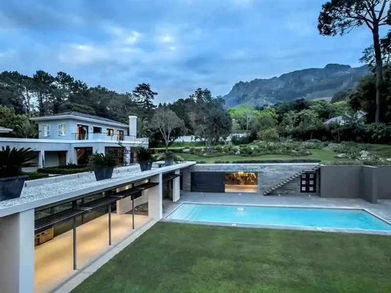 Constantia Classic 7 Bedroom in Bel Ombre – photo 1