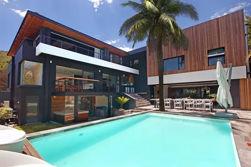 19 on Blair in Camps Bay – photo 1