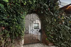 Clifton Gardens Apartment in Clifton – photo 1 thumbnail