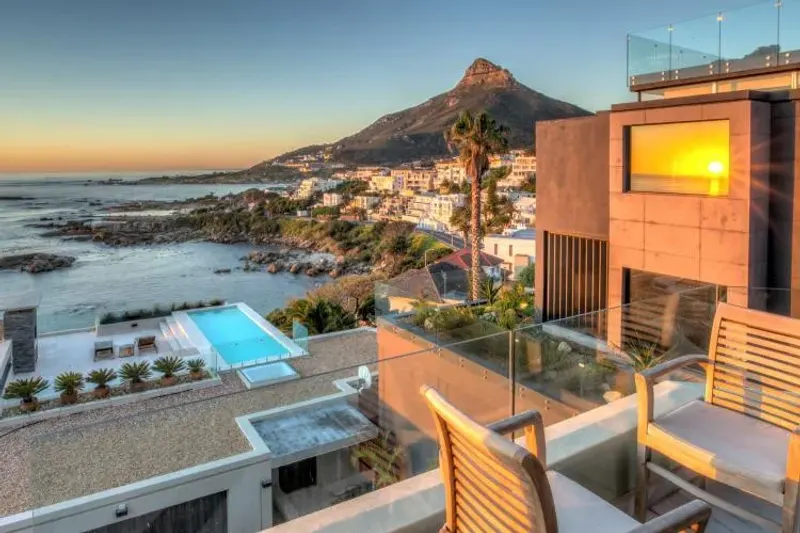 Houghton Heights 3 Bed in Camps Bay – photo 3