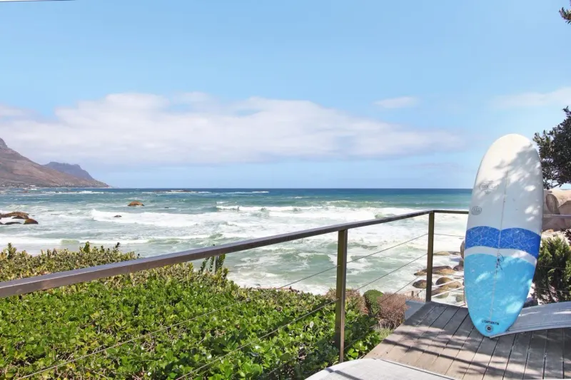 Glen Beach Vista House Upper Unit in Camps Bay – photo 10