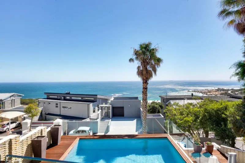 Medburn Alcove in Camps Bay – photo 13