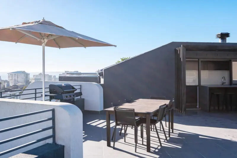 Penthouse on S in Three Anchor Bay – photo 31