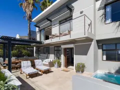 High Level Villa in Green Point – photo 1 thumbnail