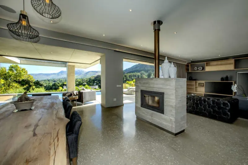 Villa Constantia in Bishopscourt – photo 4