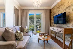Cape Royale 615 in Green Point – photo 4 thumbnail