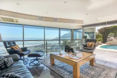 Ocean View Oasis - Camps Bay Loft with pool in Bakoven – photo 10 thumbnail