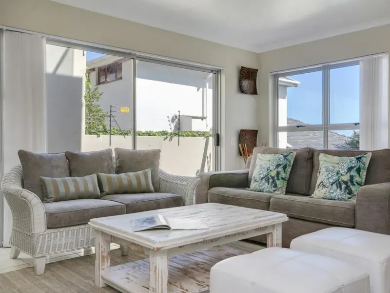 Lago in Camps Bay – photo 3