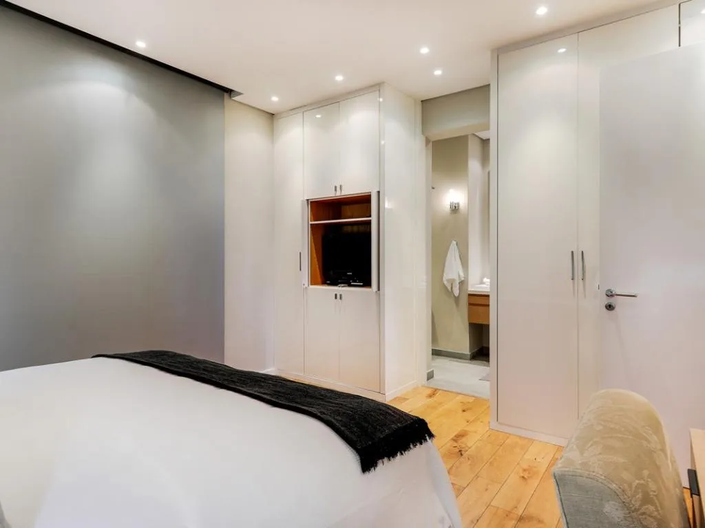 property_b263e18b-45cd-457d-98c2-d93a4b9a2b35_4