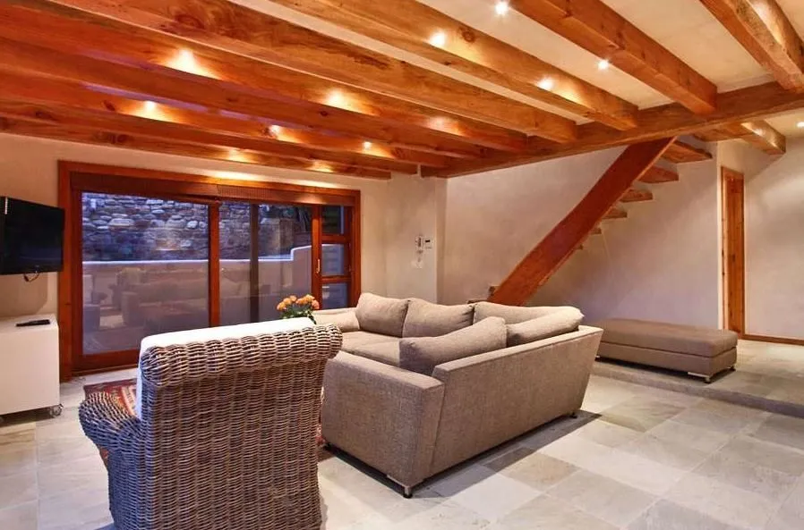 property_b27c3e0b-b9dd-4020-8493-16d90005633d_10