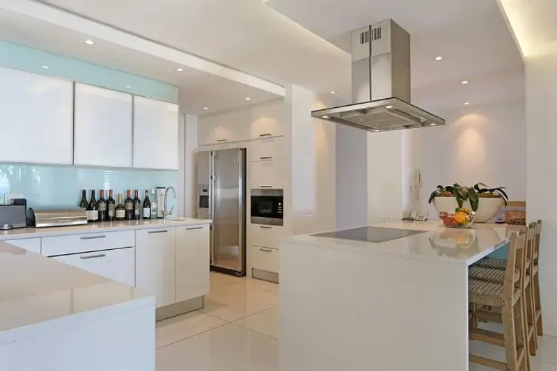 15 Views House in Camps Bay – photo 18