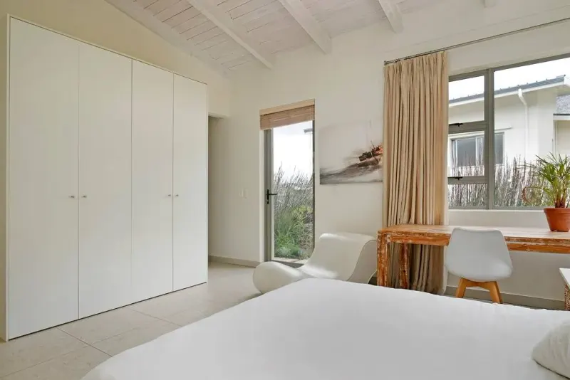 Villa Naude in Lakeside – photo 30