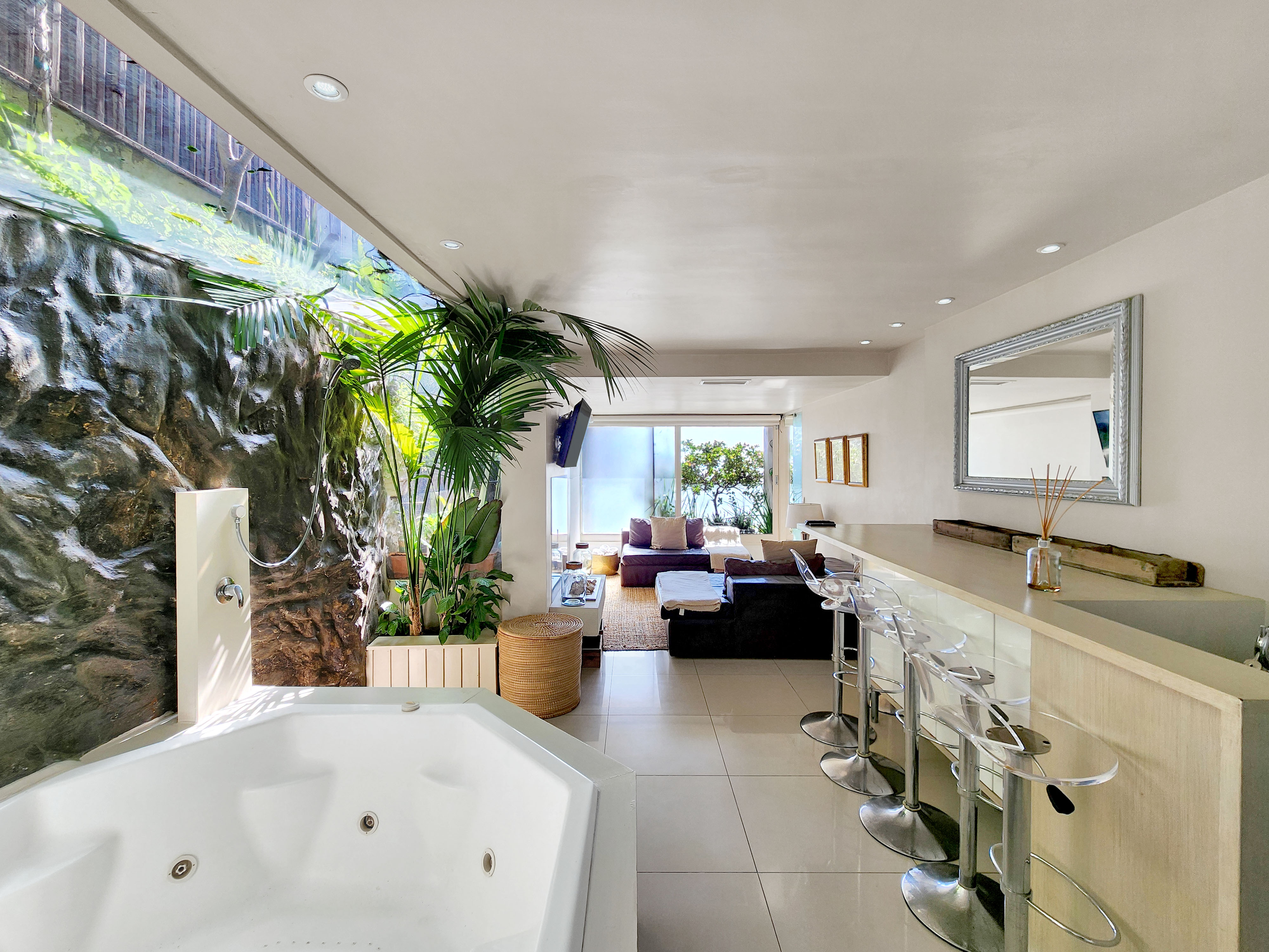 property_b38a24c2-9dee-46f1-9f6f-5f0a4b51563b_34