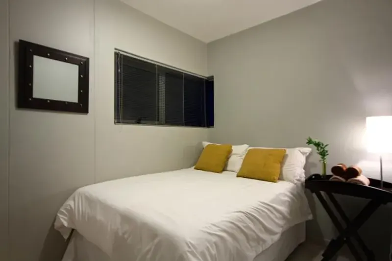 Infinity 704 in Table View – photo 2