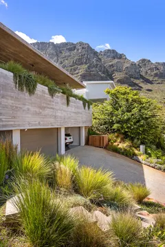 Mountain Vista Penthouse in Camps Bay – photo 17 thumbnail