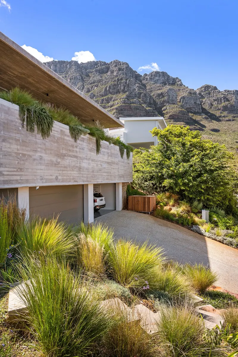Mountain Vista Penthouse in Camps Bay – photo 17