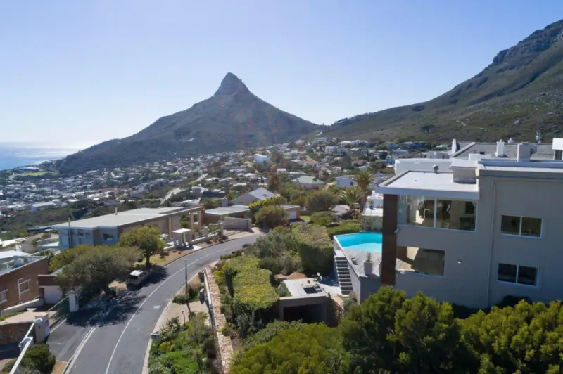 Theresa Luxe - Luxury Villa with pool & ocean views in Bakoven – photo 26