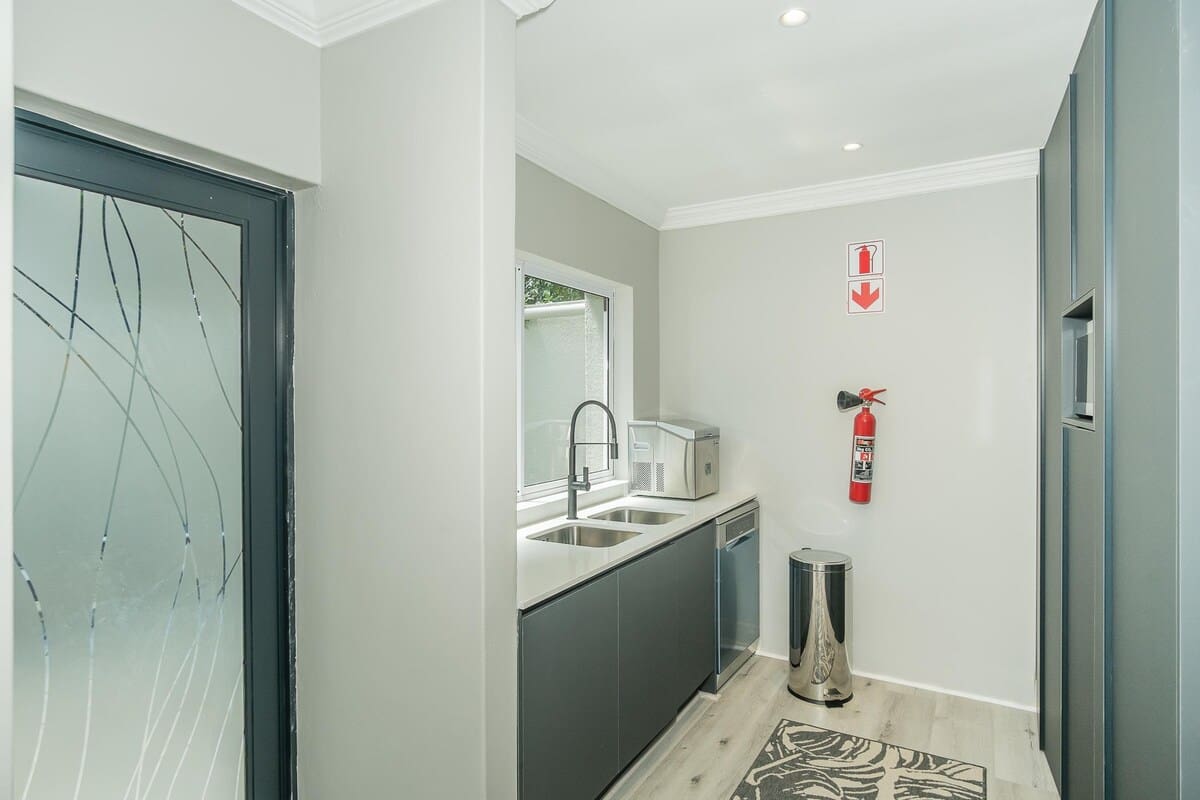 property_b4ca2219-1310-4f64-bd42-b6d397f49b8a_18