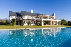 Stellenbosch Retreat in Stellenbosch – photo 1 thumbnail