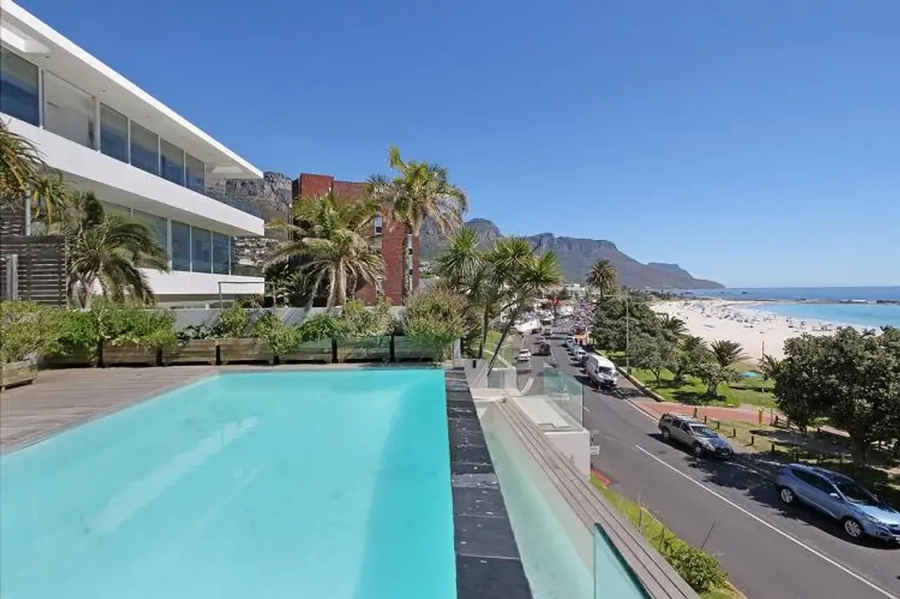 15 Views House in Camps Bay