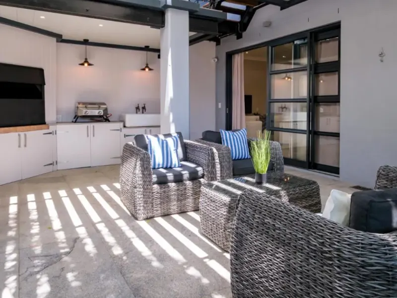 Central Drive Treasure in Camps Bay – photo 32