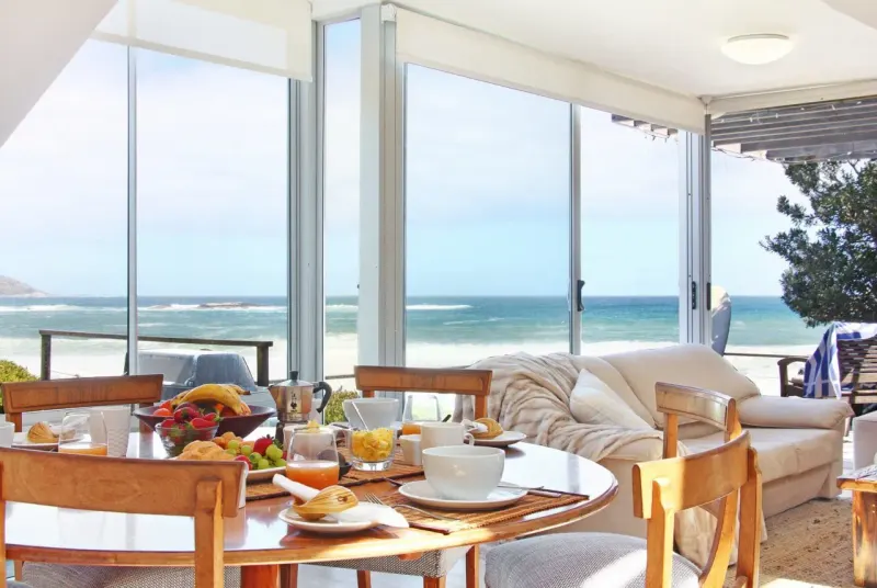 Glen Beach Vista House Upper Unit in Camps Bay – photo 19