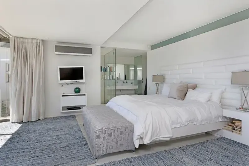 15 Views House in Camps Bay – photo 8