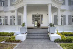 Hoogeind Manor in Claremont – photo 2 thumbnail
