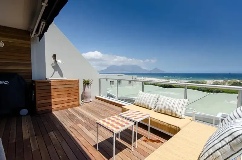 Dolphin Beach Apartment