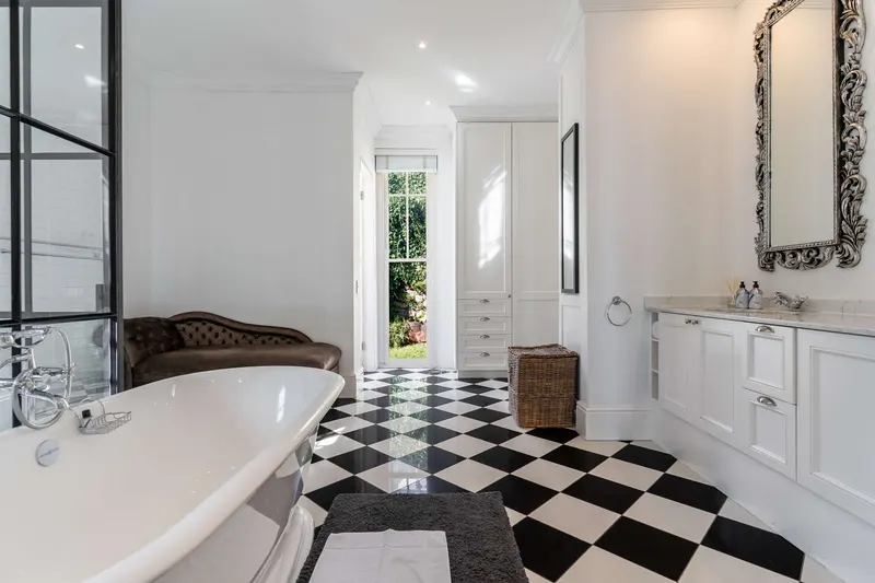 Chateau Camps in Camps Bay – photo 29