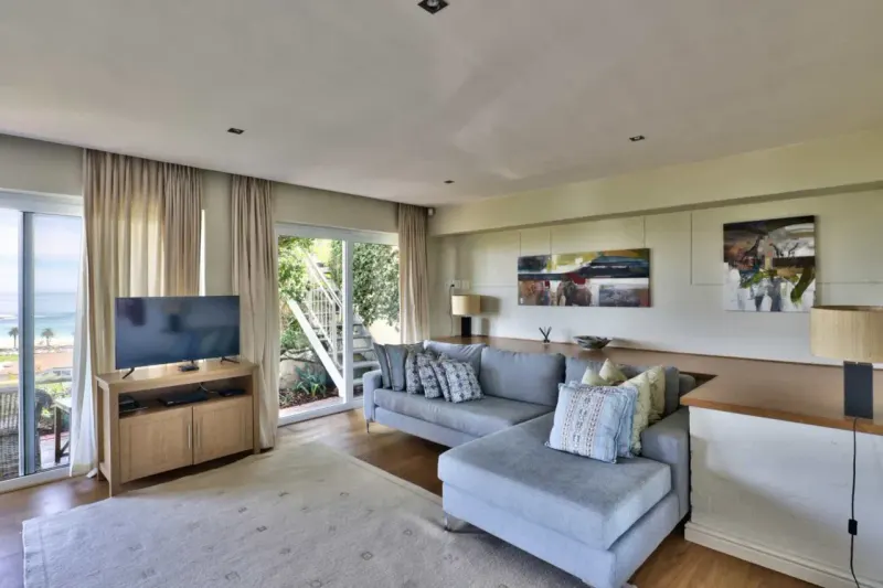 Tree Rd Villa in Camps Bay – photo 26