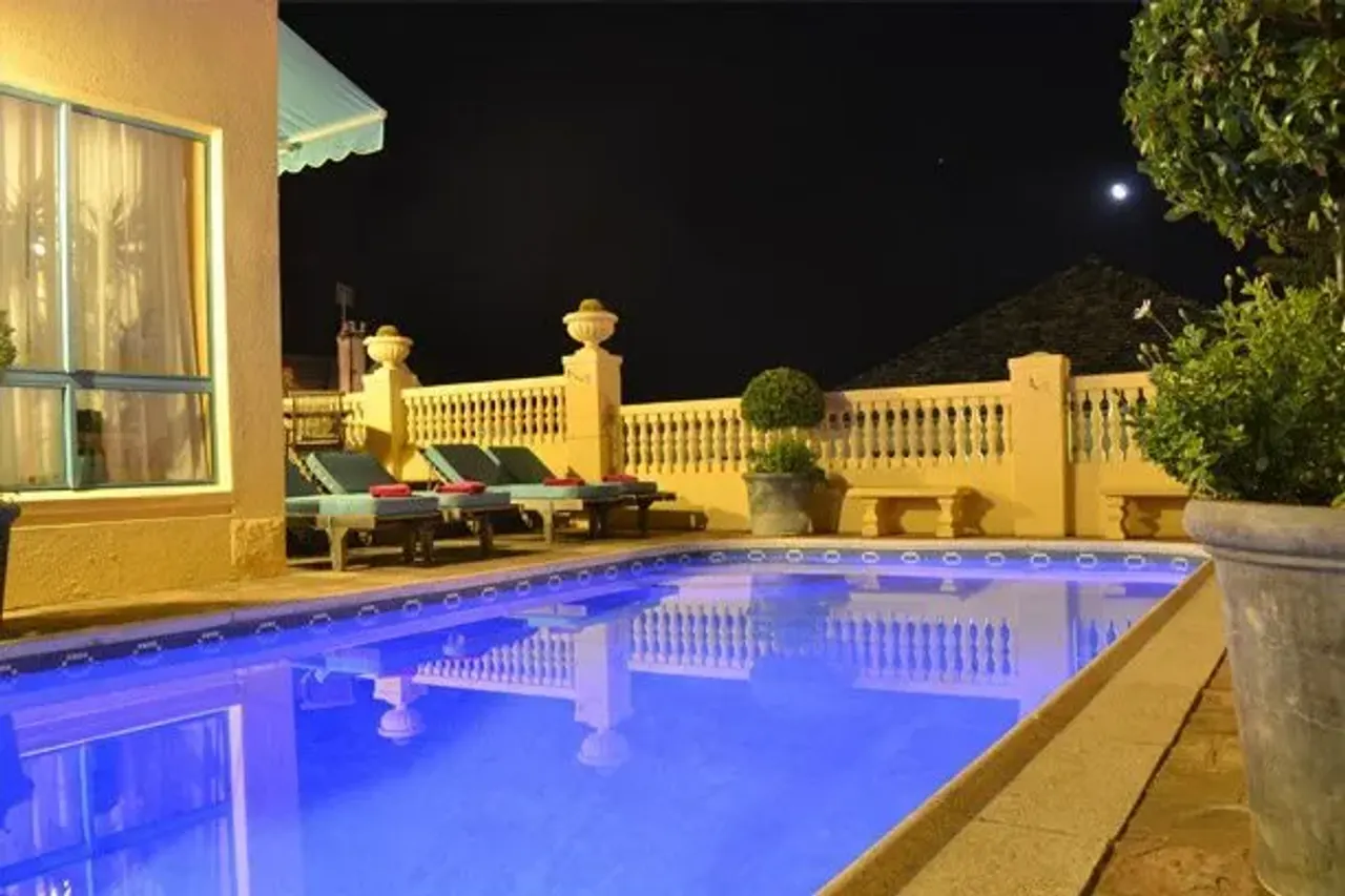 Rochester Villa in Bantry Bay