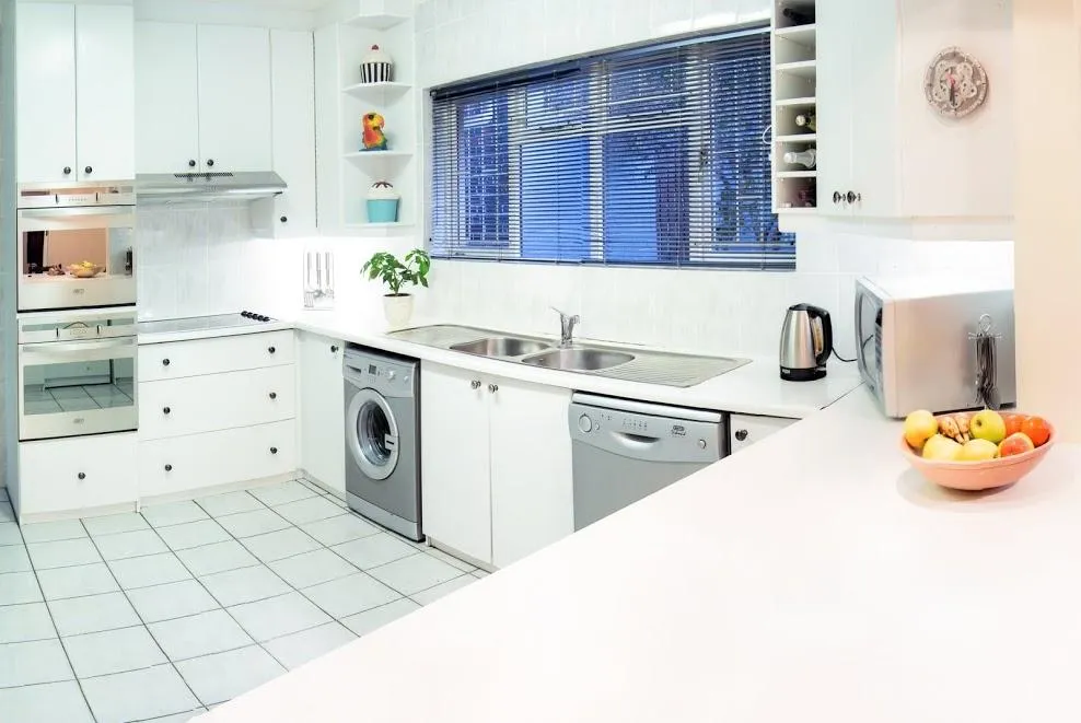 property_b7f83ec4-25f3-4db0-ab1d-aad7a81314c9_7