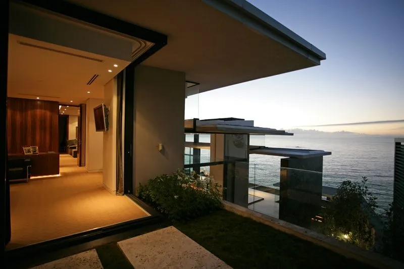 property_b8e946eb-cbdf-47e3-8296-a25aca489156_0