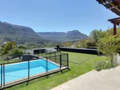 Oakwood Lane in Hout Bay – photo 3 thumbnail