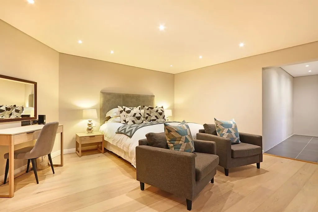 property_b924fd76-0f70-4212-aee1-8eb19d16e6e0_1
