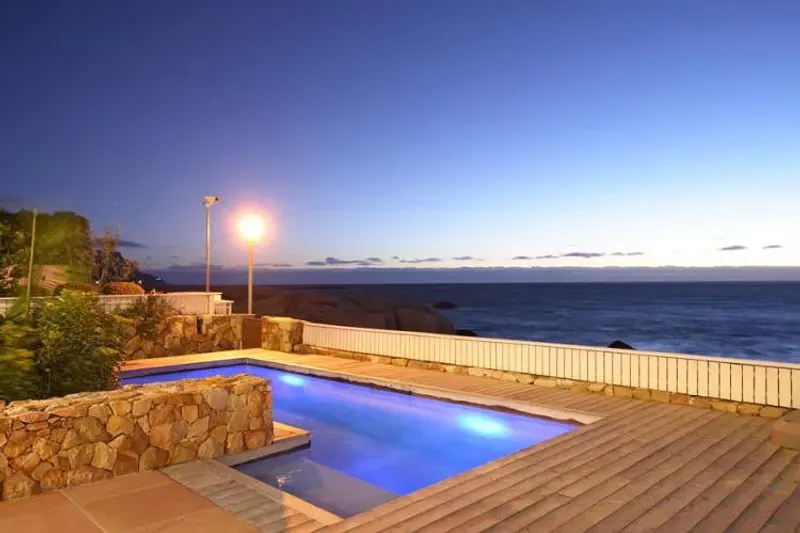 Glen Beach Bungalow in Camps Bay – photo 3