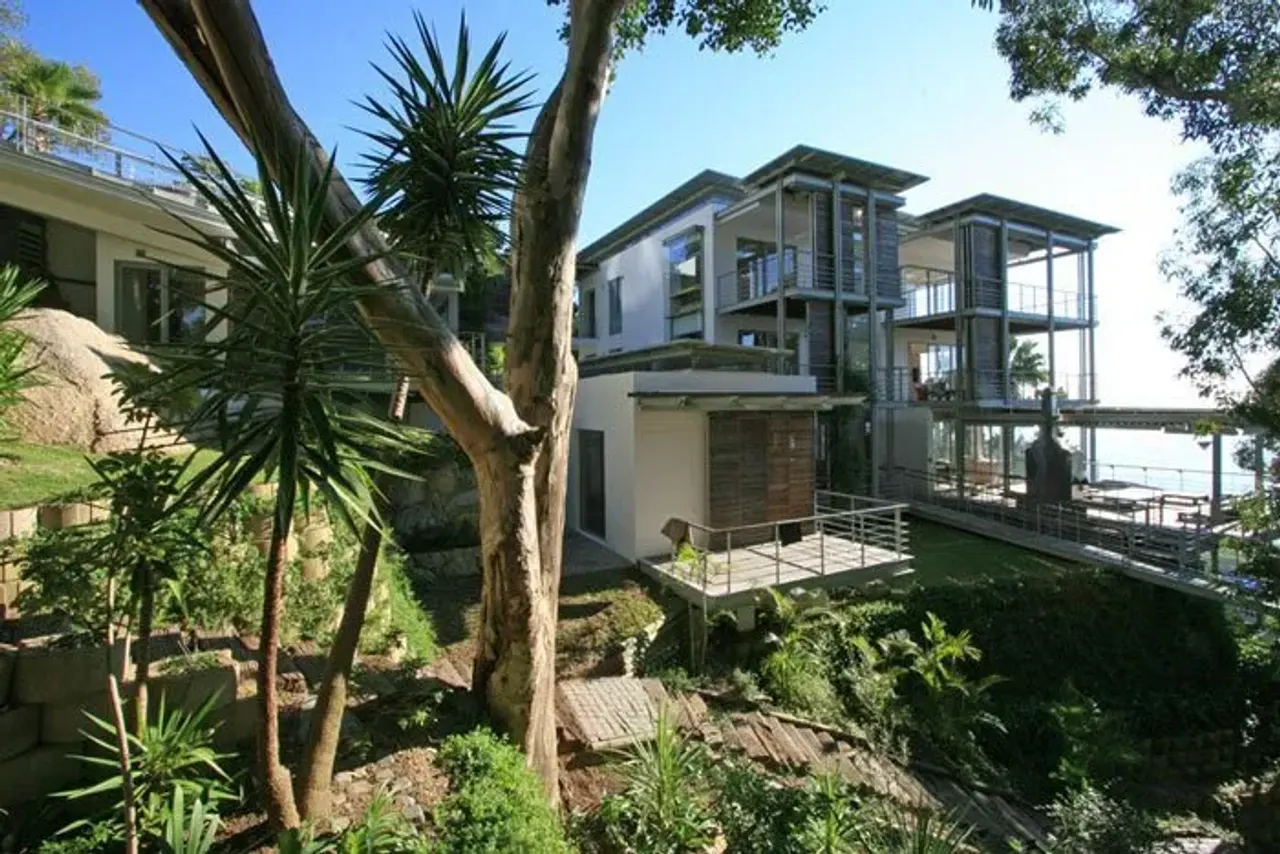 Ambor Villa in Bantry Bay