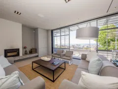 Loader Penthouse in Green Point – photo 13 thumbnail