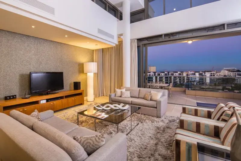 Lawhill Penthouse in V&A Waterfront – photo 17