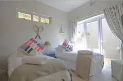 Grosvenor 8 Bedroom in Simon's Town – photo 9 thumbnail