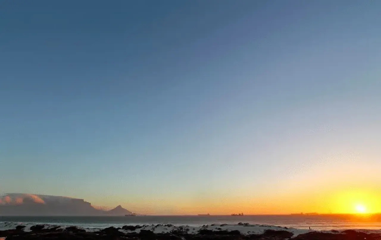 Dolphin Beach H104 in Bloubergstrand
