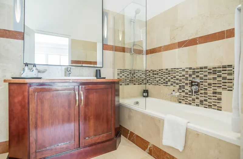 Ocean View Elegance in Bantry Bay – photo 27
