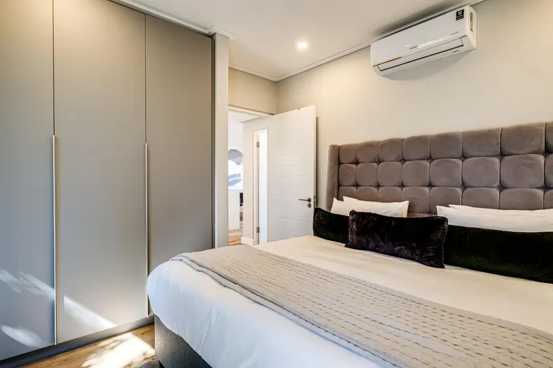 Bantry Suite (101) in Bantry Bay – photo 19
