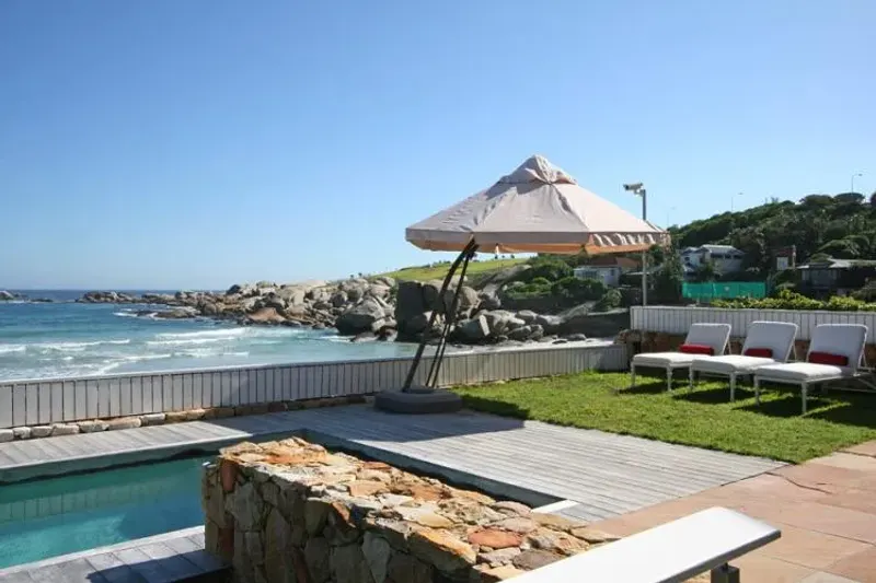 Glen Beach Bungalow in Camps Bay – photo 6