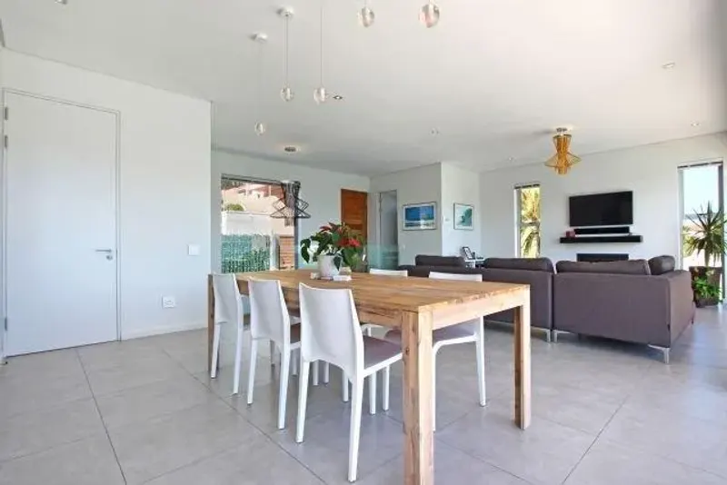 Villa Joubert in Green Point – photo 5